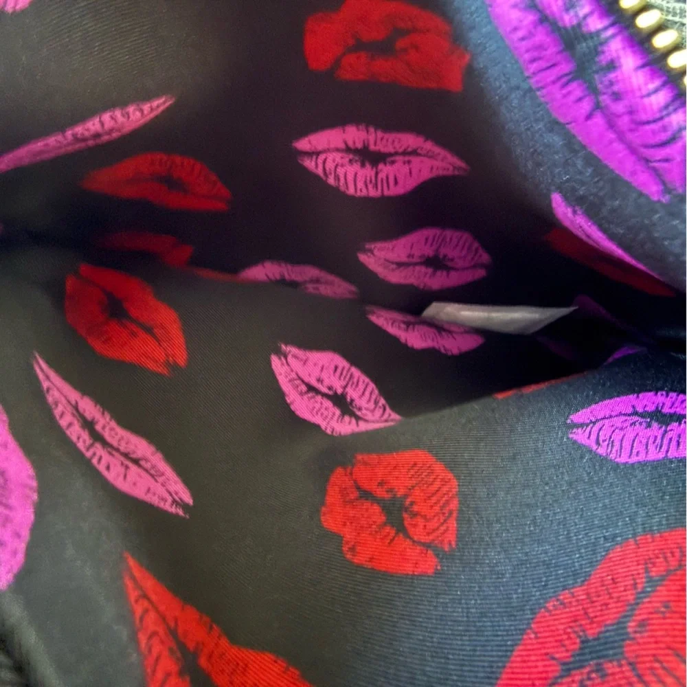 NWOT Red Black Makeup Cosmetic Bag Pouch Clutch Chic Lipstick Design